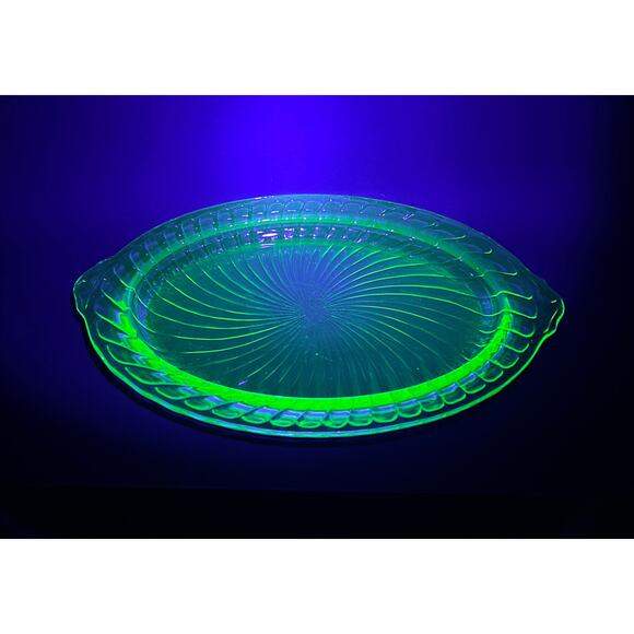 Uranium Glass Oval Serving Platter, VTG 30s UV Glow Swirl Pattern 12x8 inch - Picture 1 of 5